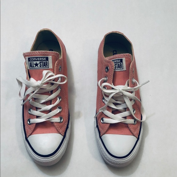 Converse Shoes - Pink Low top Converse Chuck Taylor All Star